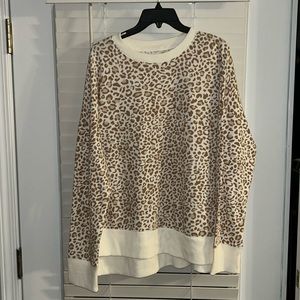 Leopard sweatshirt • BOGO